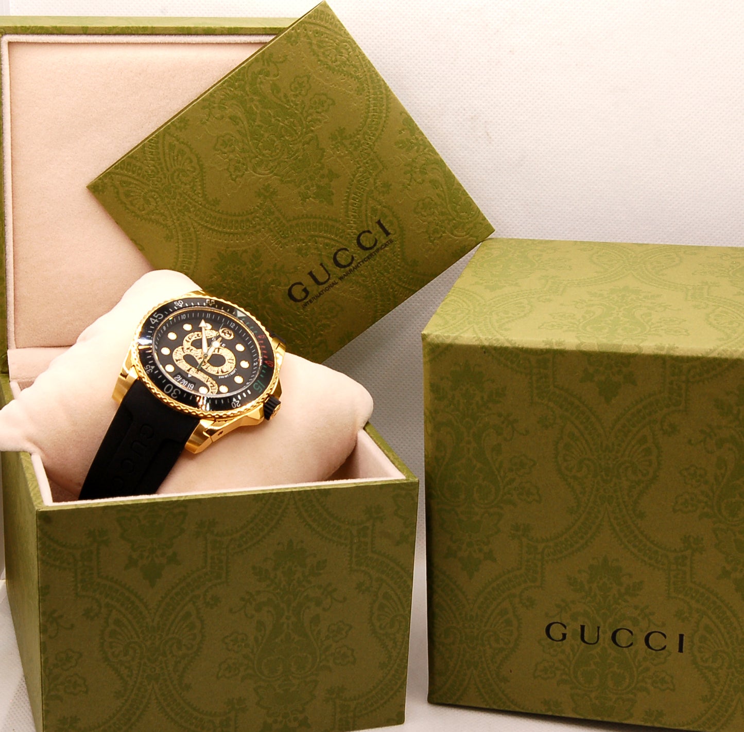 GUCCI MEN'S/Unisex Quartz Watch Model: GUCCIDIVE - YA136219 45mm