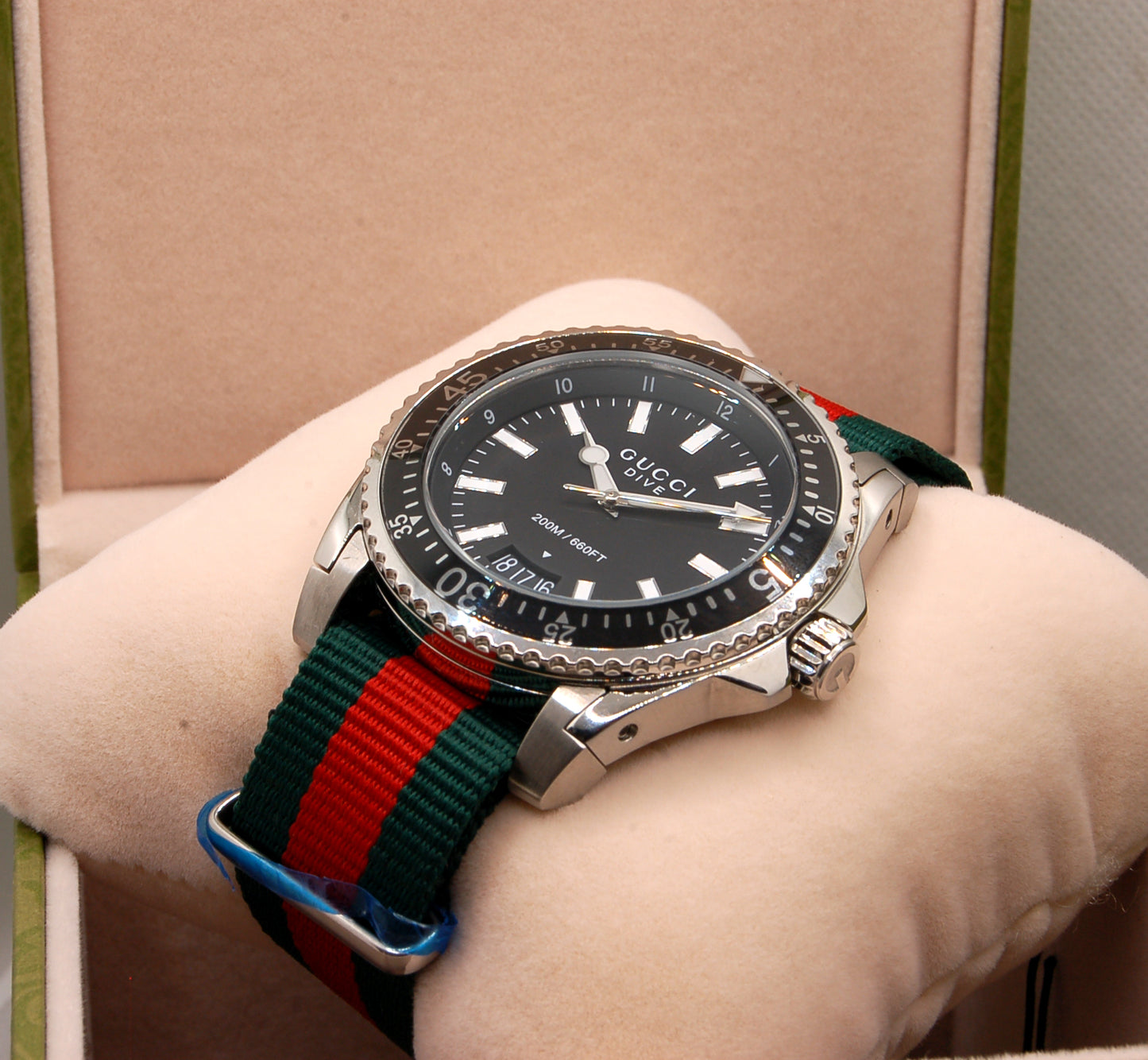 GUCCI Men's Quartz Watch, Model DIVE, Black/Fabric - YA136206
