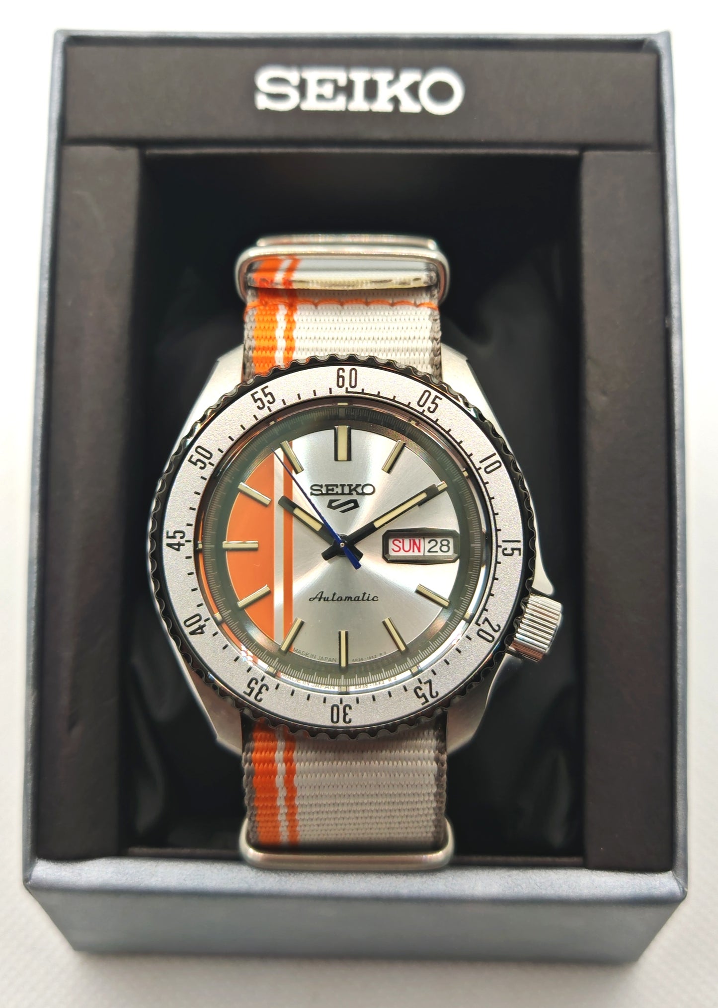 SEIKO SRPK73K1 con scatola vista frontale