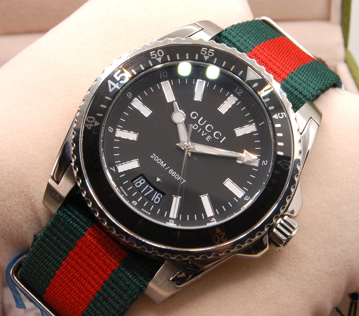 GUCCI Men's Quartz Watch, Model DIVE, Black/Fabric - YA136206