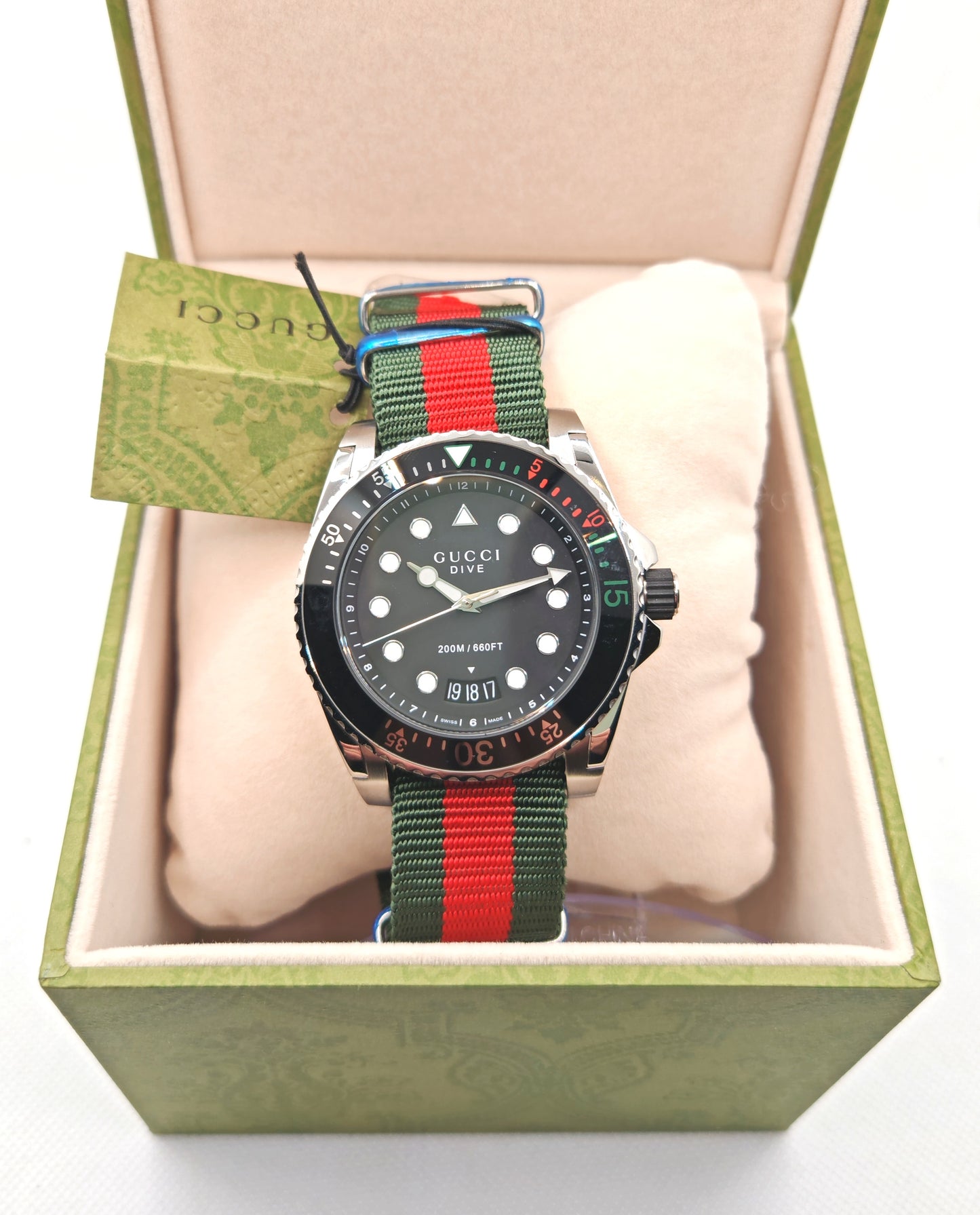 GUCCI orologio UOMO DIVE Nero/Tessuto - YA136209 | tikAworld