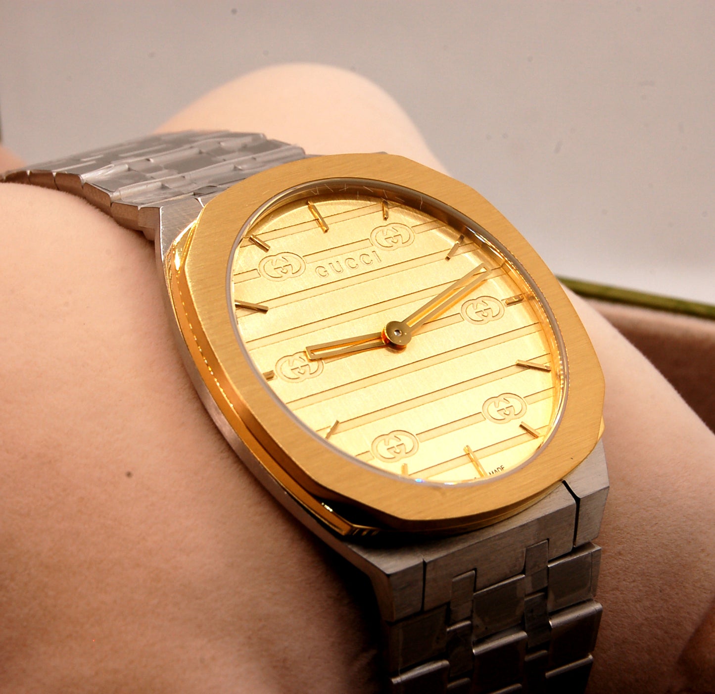 GUCCI 25H Gold/Steel Quartz Watch for Men/Unisex - YA163405