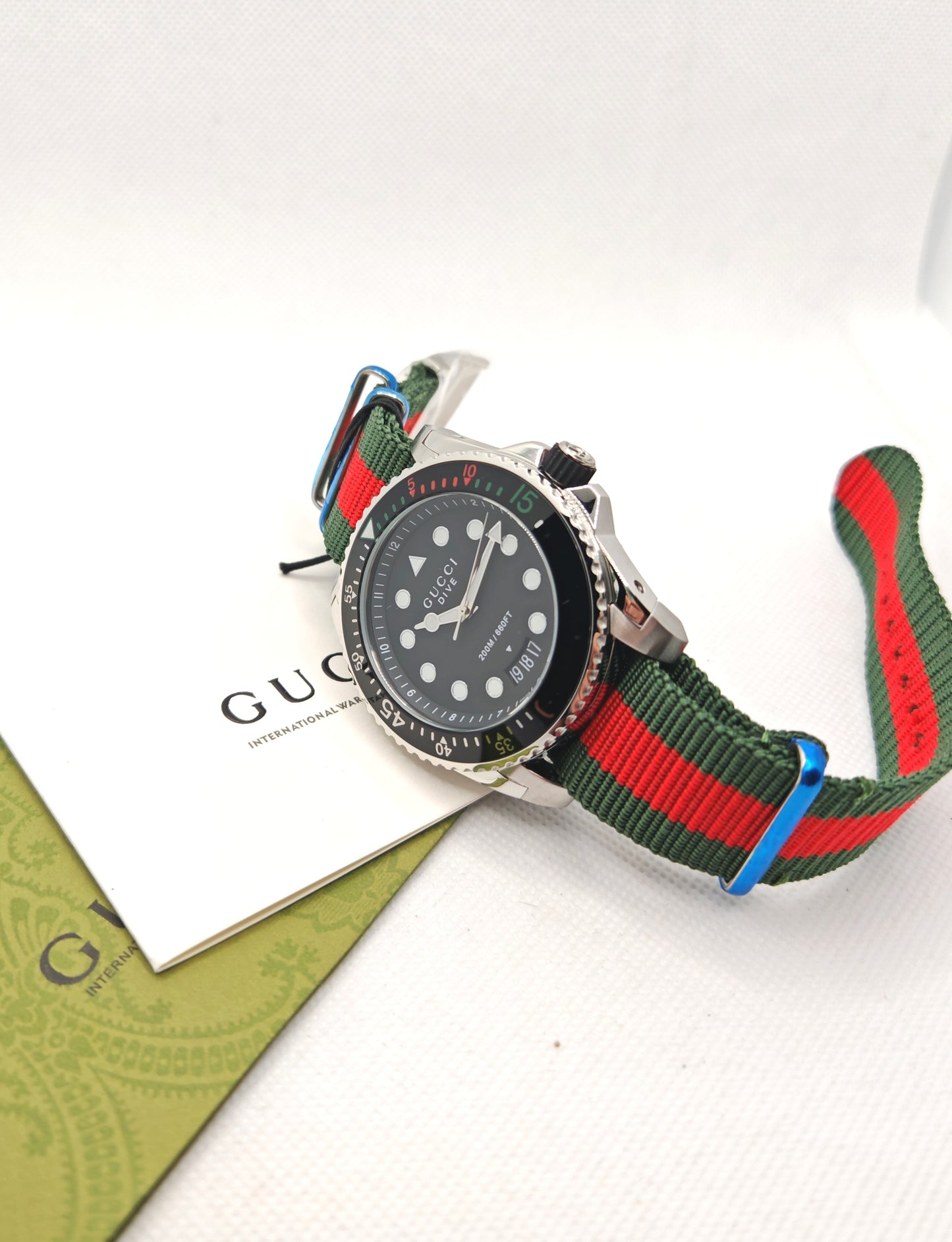 GUCCI orologio UOMO DIVE Nero/Tessuto - YA136209 | tikAworld