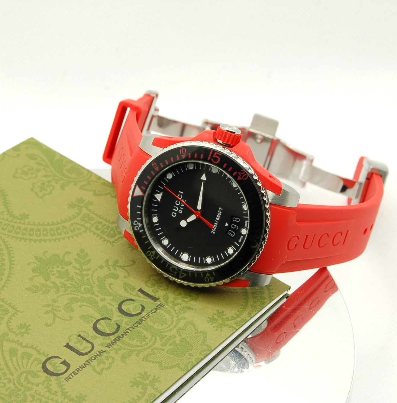 GUCCI MEN'S/Unisex Quartz Watch Model: GUCCIDIVE - YA136309 40mm