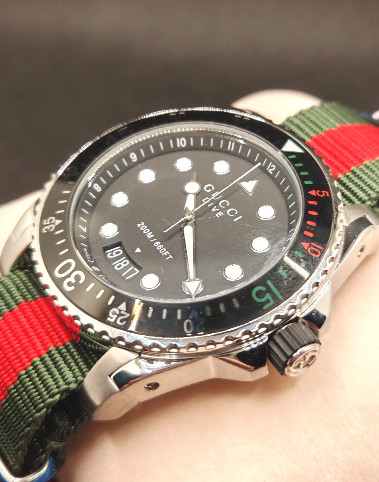 GUCCI orologio UOMO DIVE Nero/Tessuto - YA136209 | tikAworld