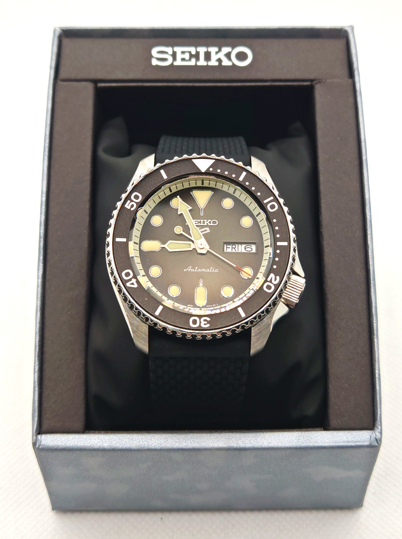 Seiko 5 Sports SRPD73K2 | tikAworld