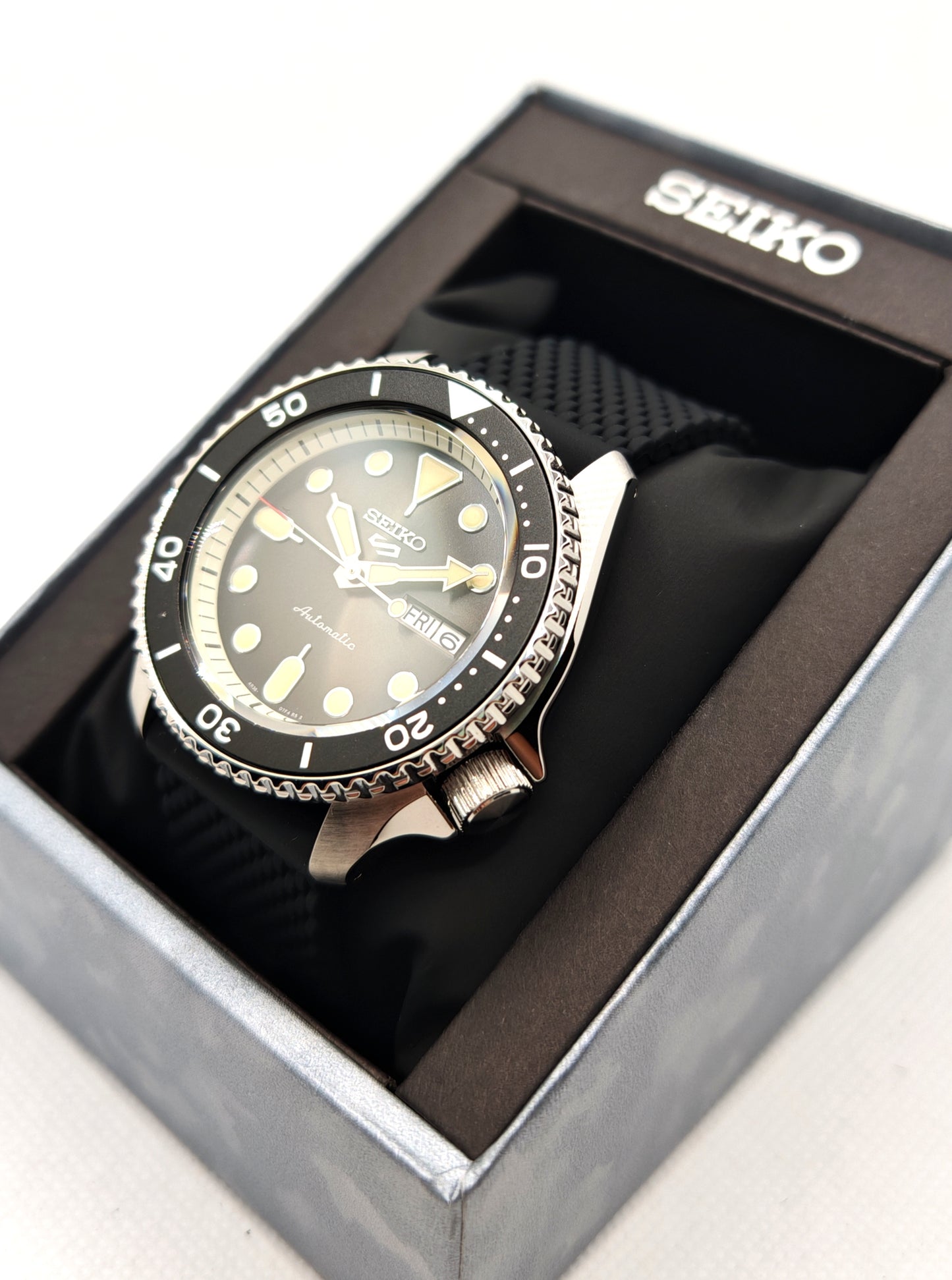 Seiko 5 Sports SRPD73K2 | tikAworld