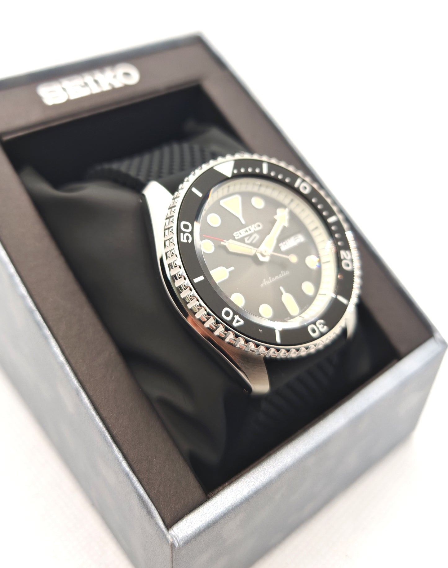 Seiko 5 Sports SRPD73K2 | tikAworld