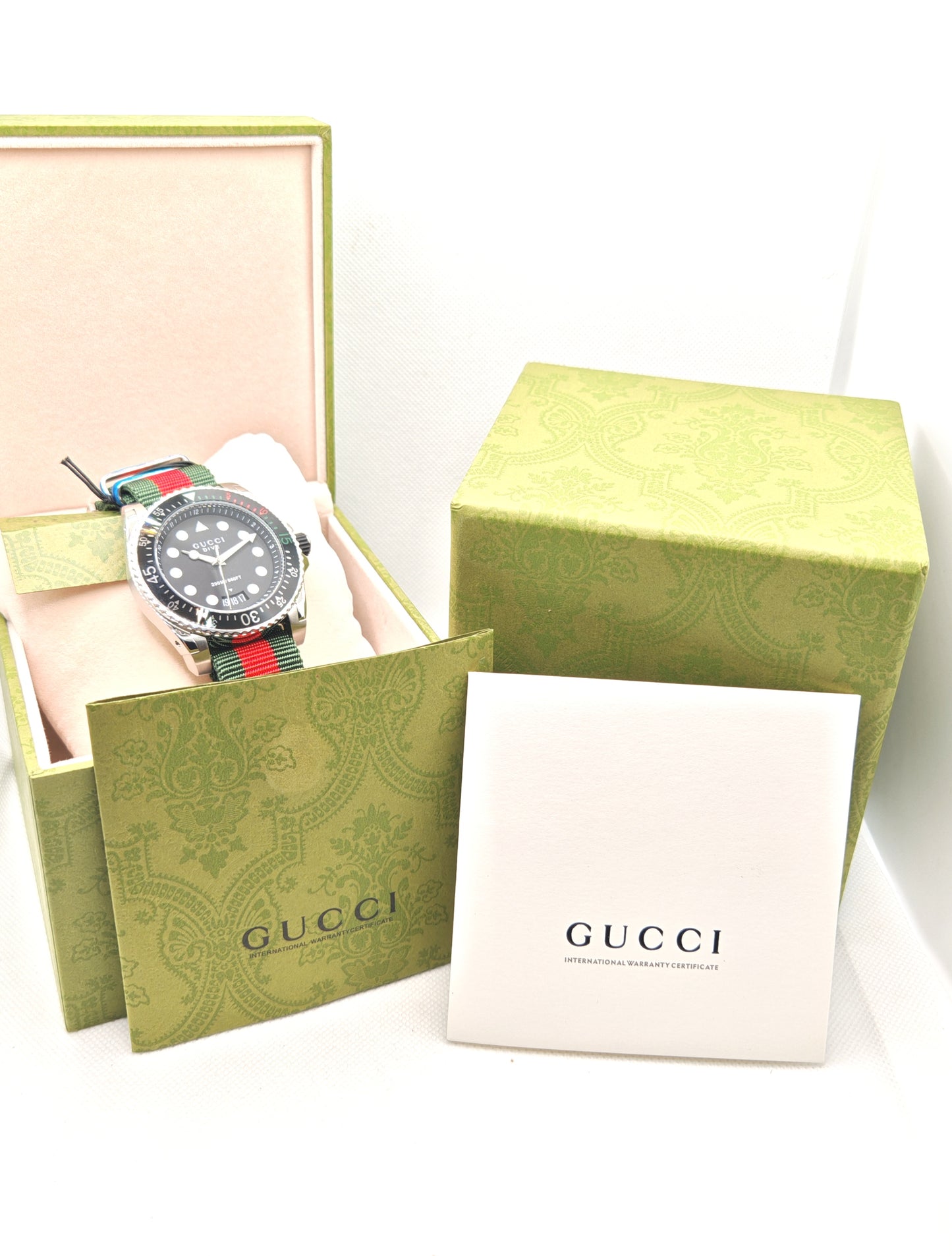 GUCCI Men's DIVE Watch Black/Fabric - YA136209 | tikAworld