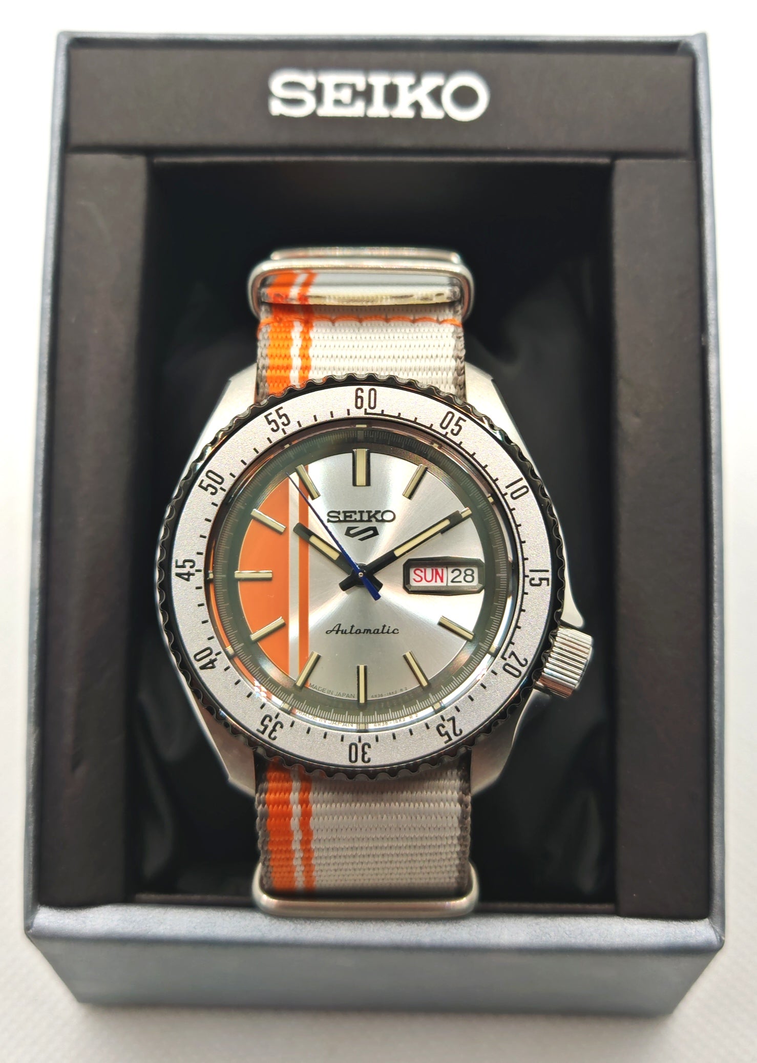 SEIKO SRPK73K1 con scatola vista frontale