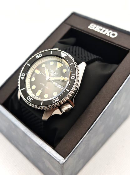 Seiko 5 Sports SRPD73K2 | tikAworld